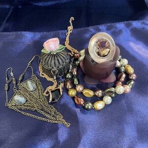 The “Tiny Tulip” Themed Mini Jewelry Jar
